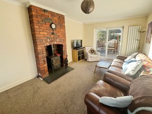 Lounge Diner- click for photo gallery